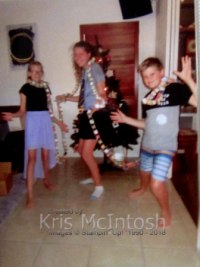 Decorating-the-tree-2